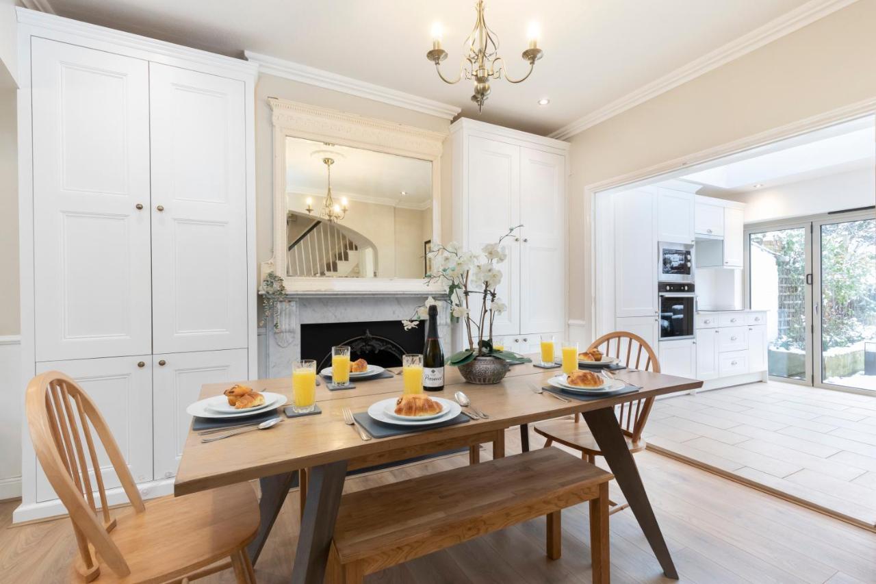 Beautiful 4 Bedroom Home Cheltenham Zewnętrze zdjęcie