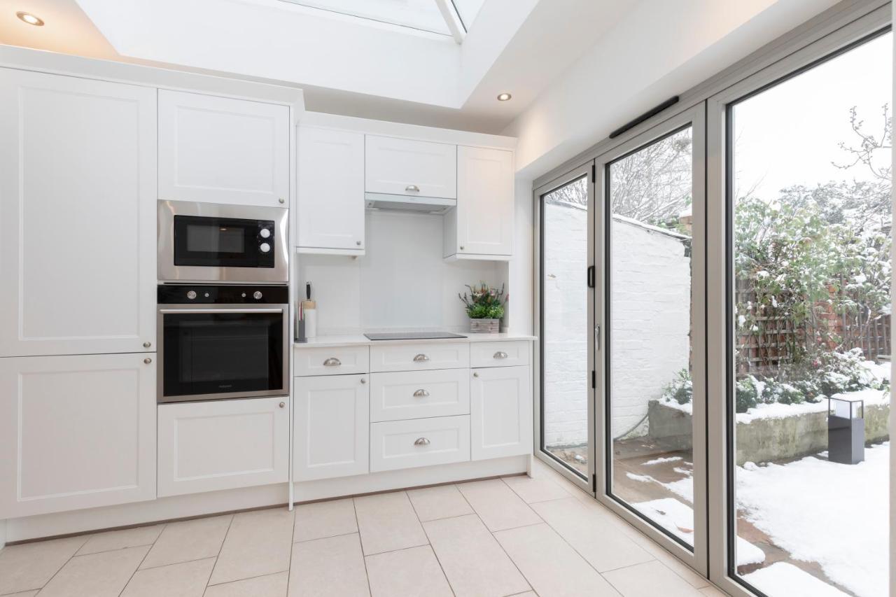 Beautiful 4 Bedroom Home Cheltenham Zewnętrze zdjęcie